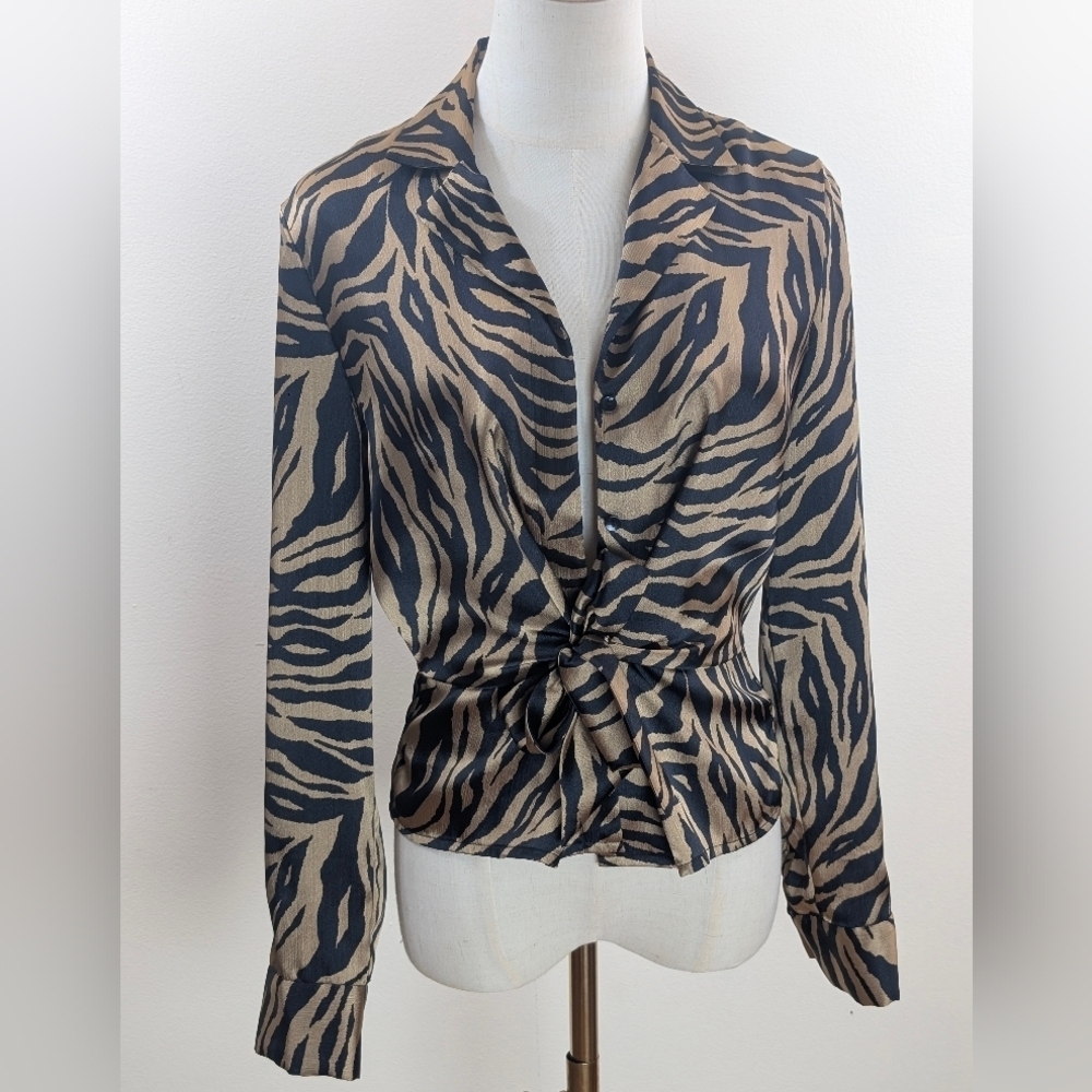 Jones New York Women's Size Small Animal Print Blouse